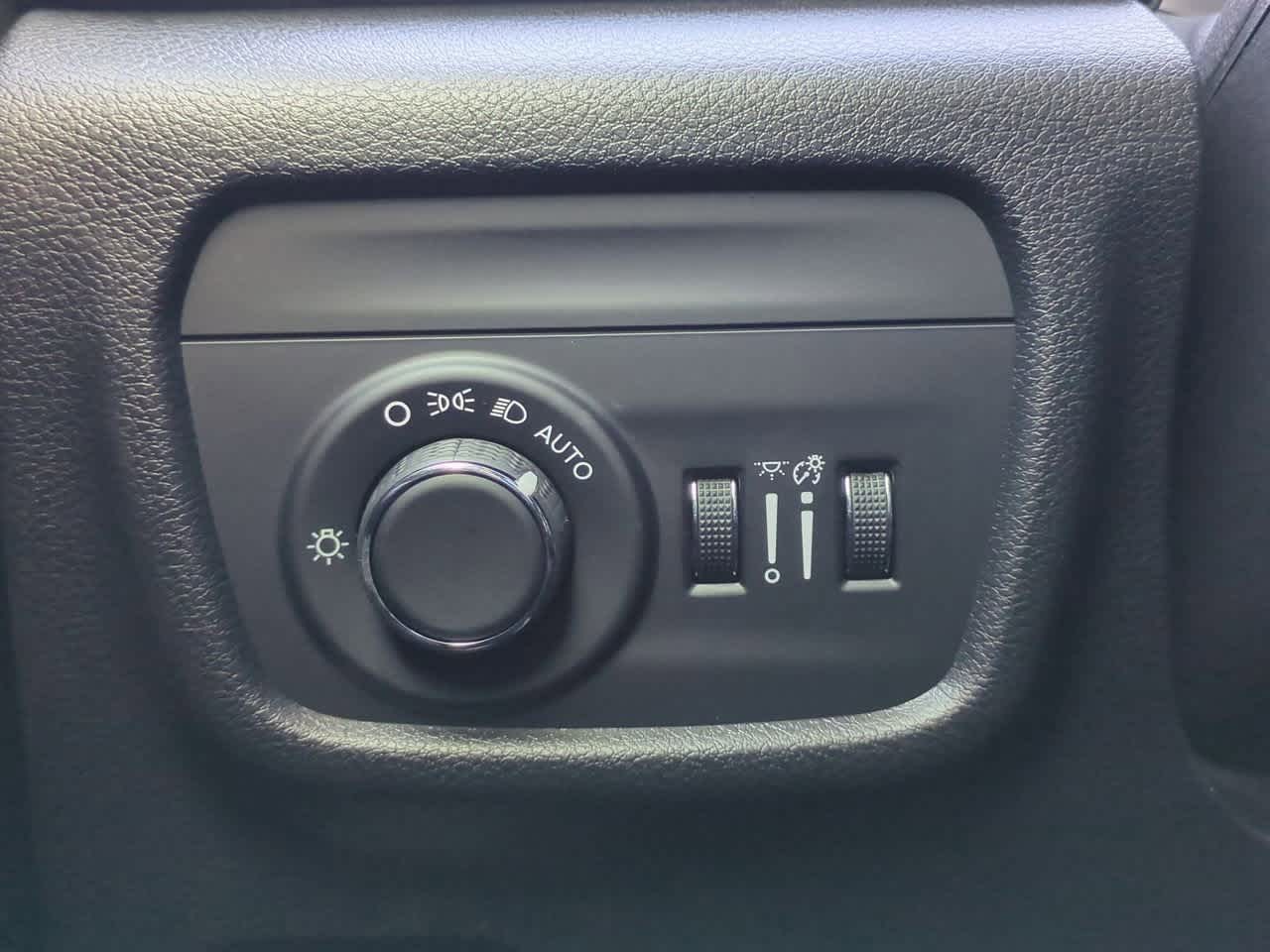 2025 Jeep Grand Cherokee GRAND CHEROKEE L LAREDO X 4X4