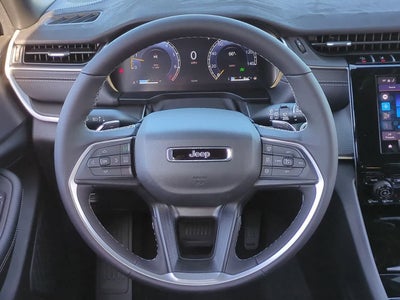 2025 Jeep Grand Cherokee GRAND CHEROKEE L LAREDO X 4X4