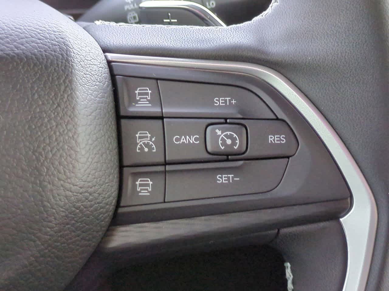 2025 Jeep Grand Cherokee GRAND CHEROKEE L LAREDO X 4X4