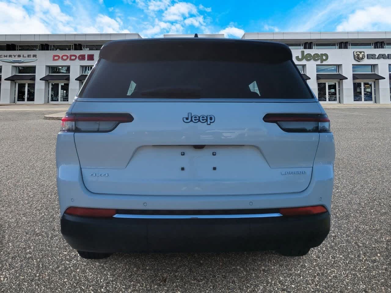 2025 Jeep Grand Cherokee GRAND CHEROKEE L LAREDO X 4X4