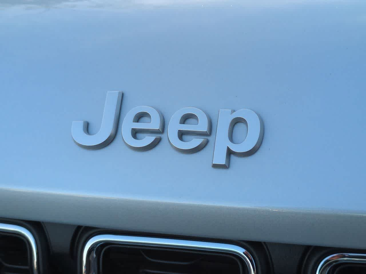 2025 Jeep Grand Cherokee GRAND CHEROKEE L LAREDO X 4X4