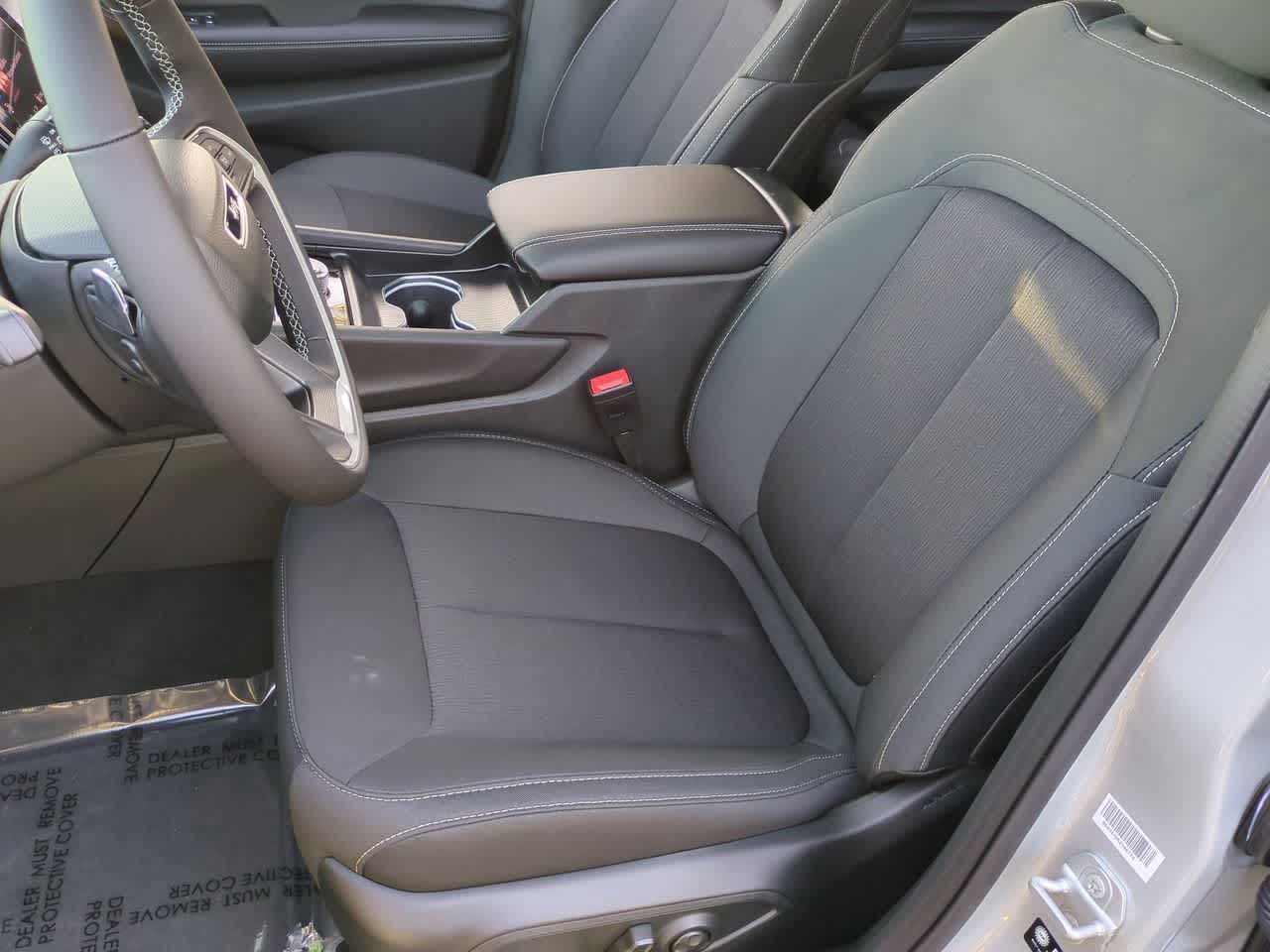 2025 Jeep Grand Cherokee GRAND CHEROKEE L LAREDO X 4X4