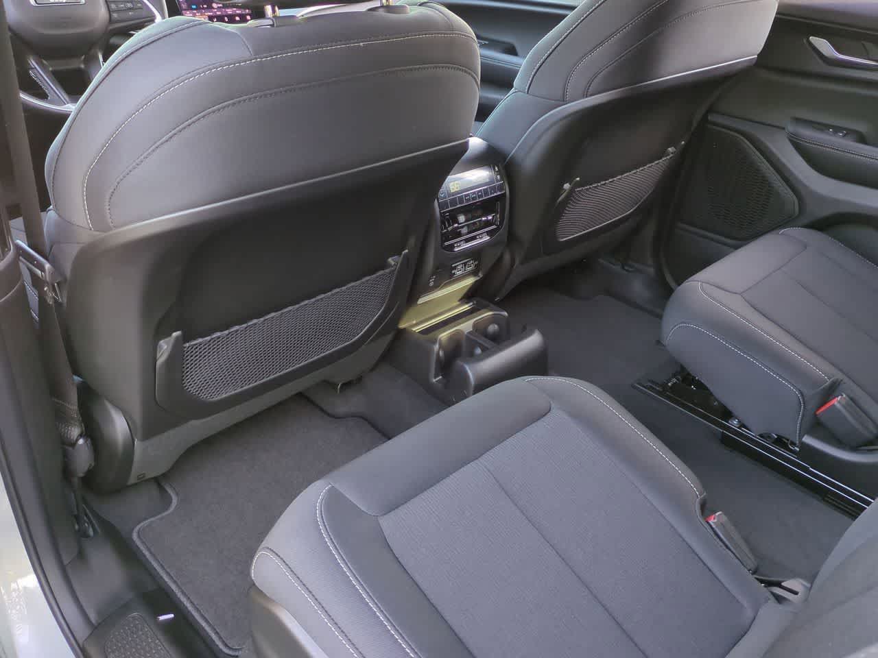 2025 Jeep Grand Cherokee GRAND CHEROKEE L LAREDO X 4X4