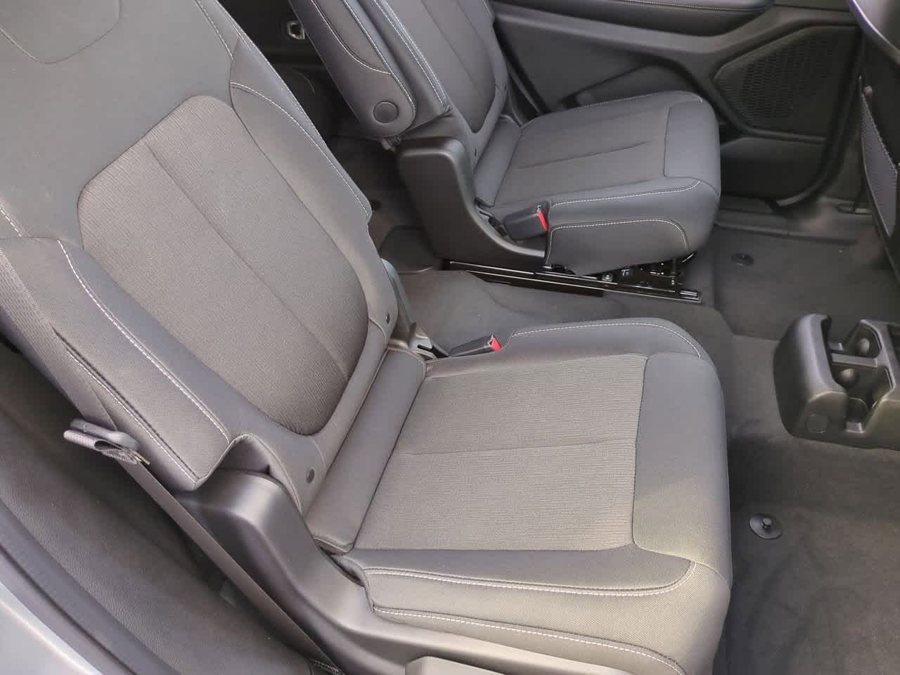 2025 Jeep Grand Cherokee GRAND CHEROKEE L LAREDO X 4X4