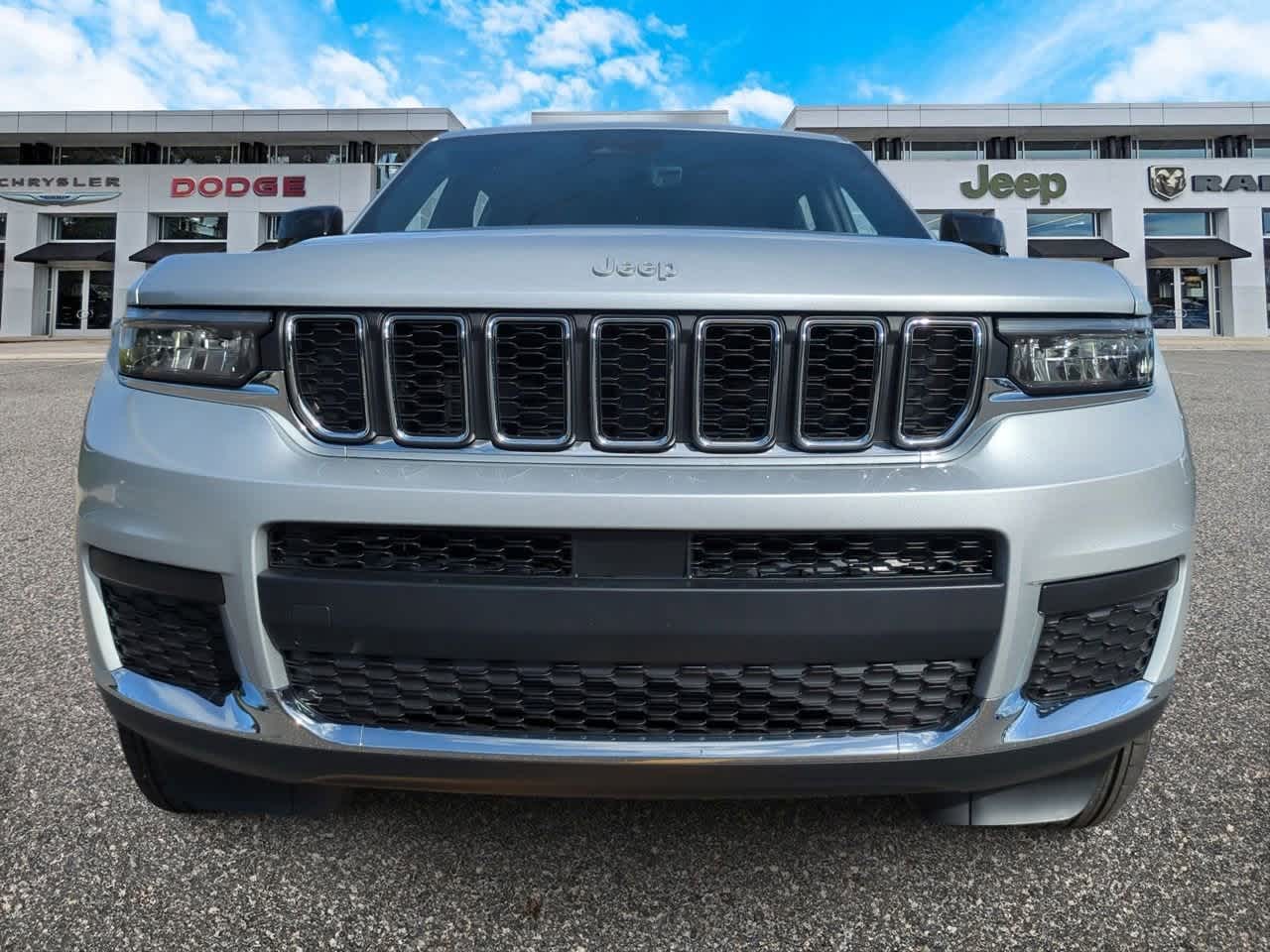 2025 Jeep Grand Cherokee GRAND CHEROKEE L LAREDO X 4X4