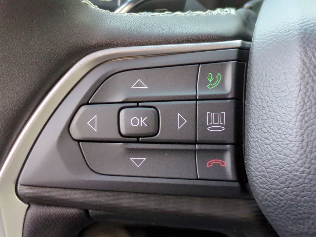 2025 Jeep Grand Cherokee GRAND CHEROKEE L LAREDO X 4X4