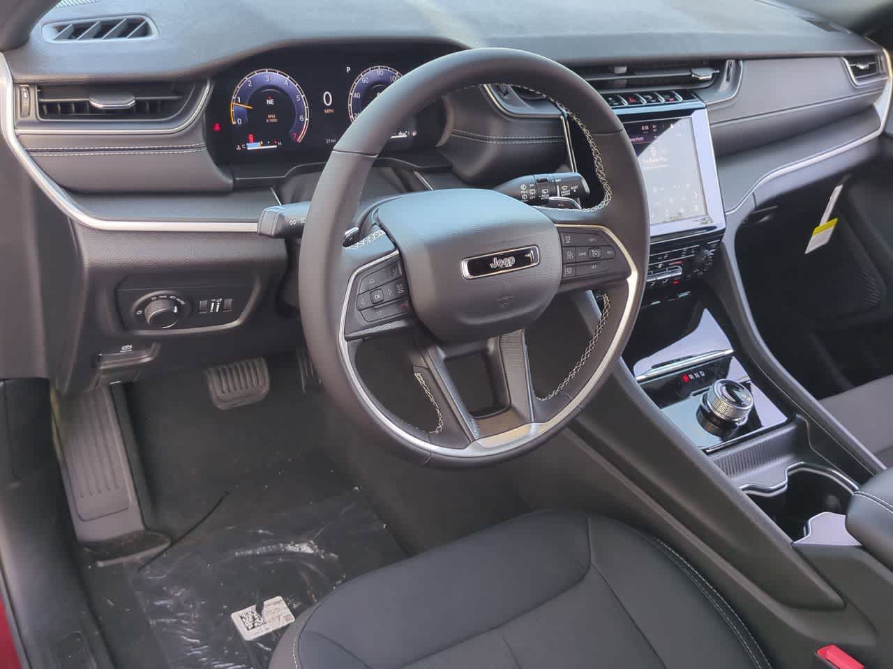 2025 Jeep Grand Cherokee GRAND CHEROKEE L LAREDO X 4X4