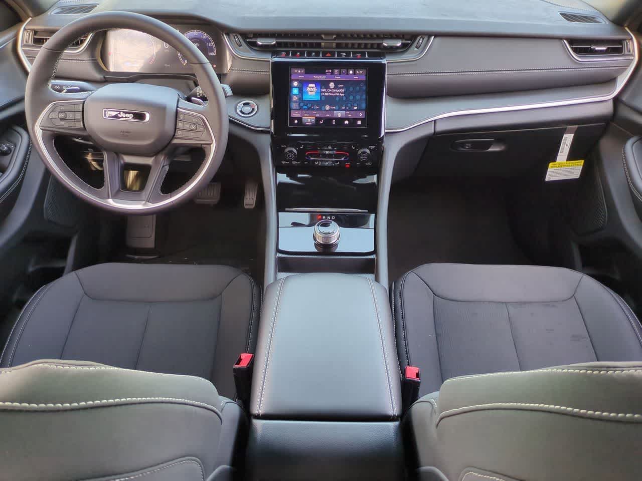 2025 Jeep Grand Cherokee GRAND CHEROKEE L LAREDO X 4X4