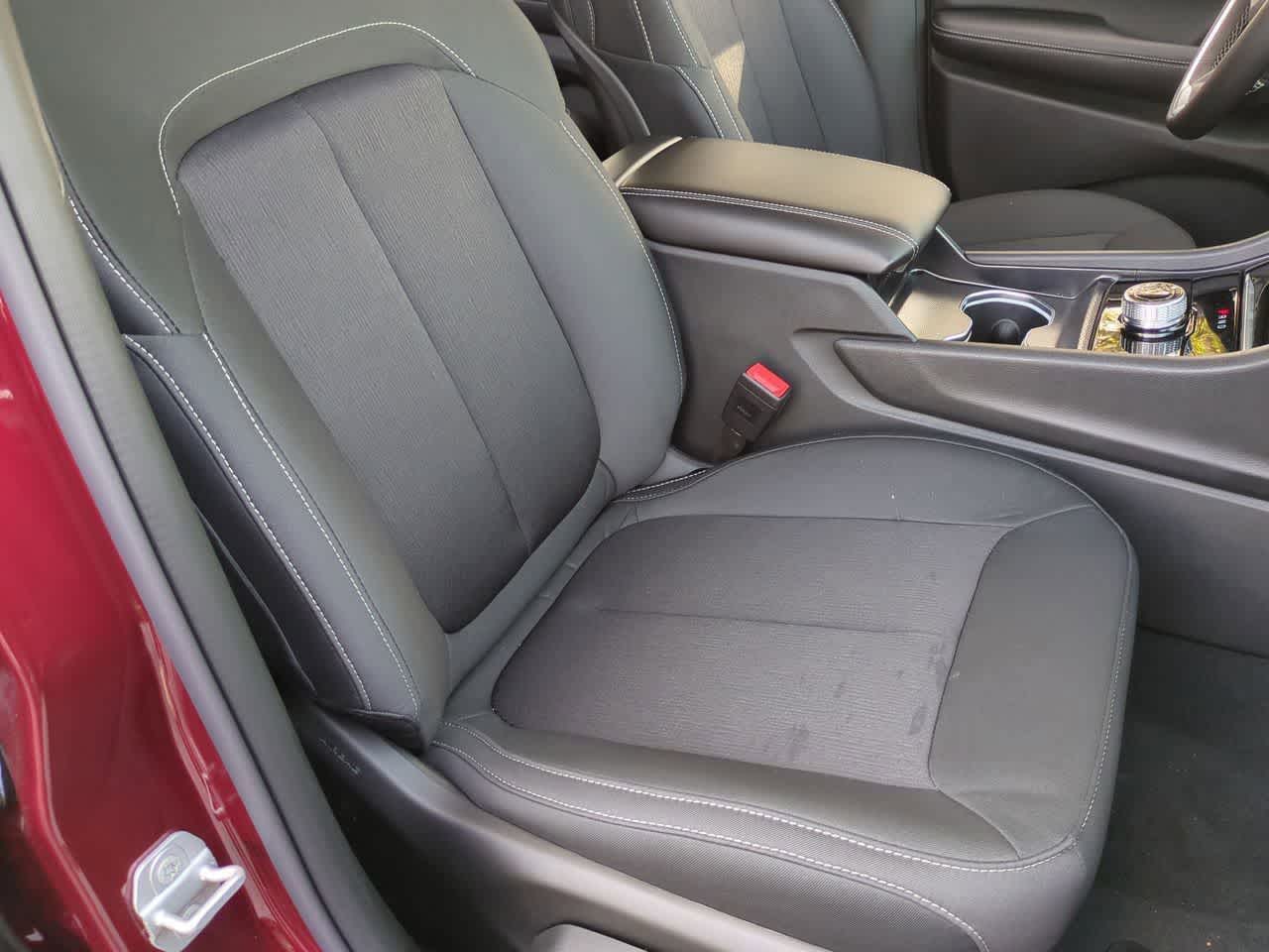 2025 Jeep Grand Cherokee GRAND CHEROKEE L LAREDO X 4X4