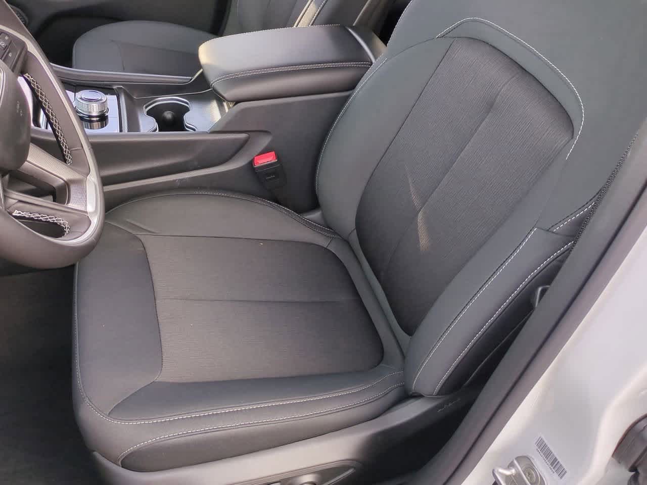 2025 Jeep Grand Cherokee GRAND CHEROKEE L LAREDO X 4X4