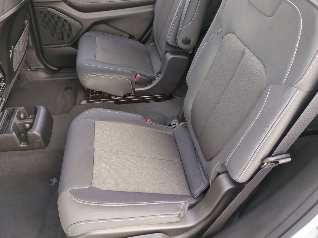 2025 Jeep Grand Cherokee GRAND CHEROKEE L LAREDO X 4X4