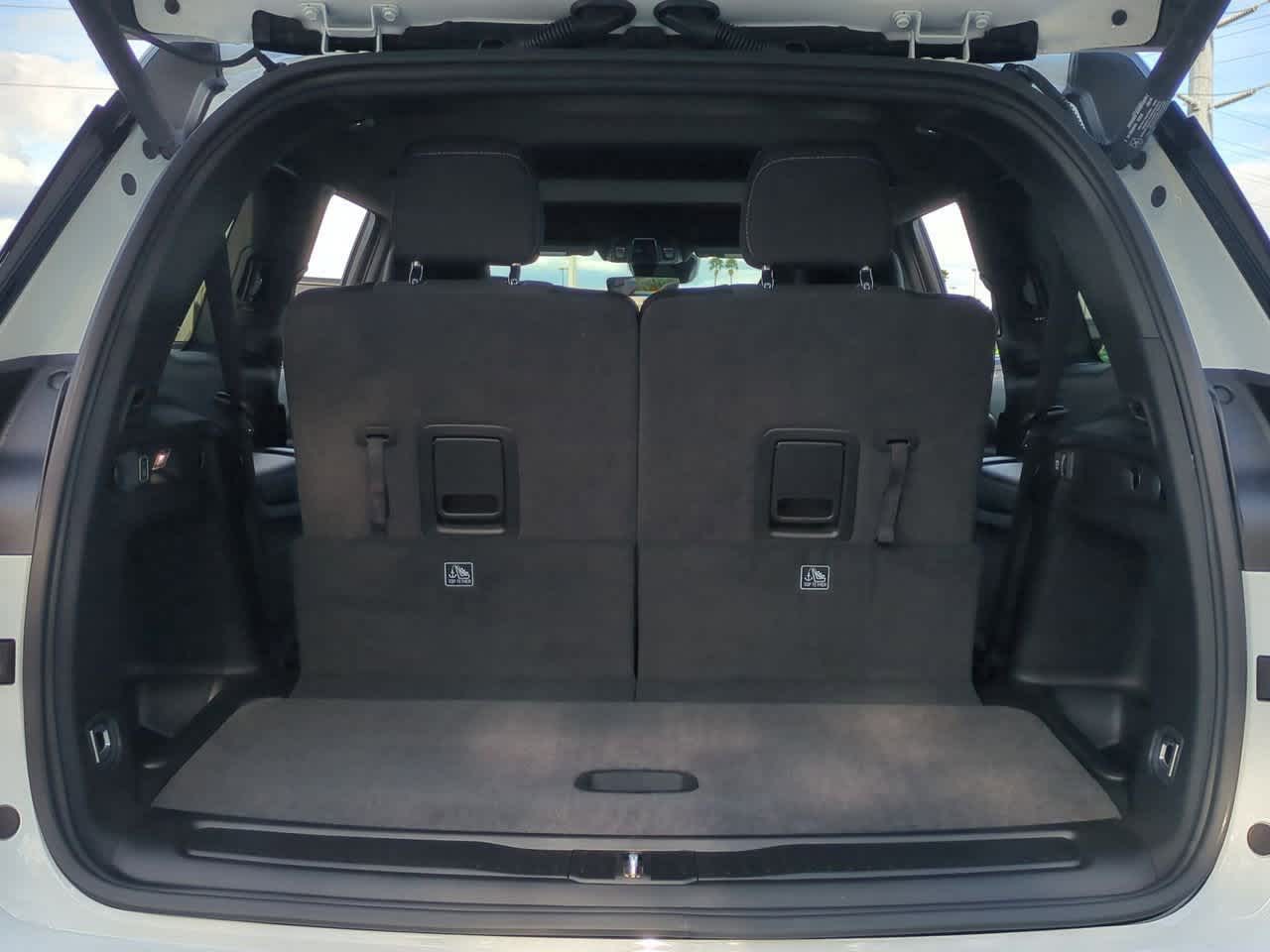 2025 Jeep Grand Cherokee GRAND CHEROKEE L LAREDO X 4X4