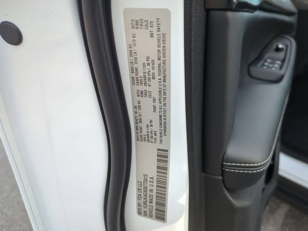 2025 Jeep Grand Cherokee GRAND CHEROKEE L LAREDO X 4X4