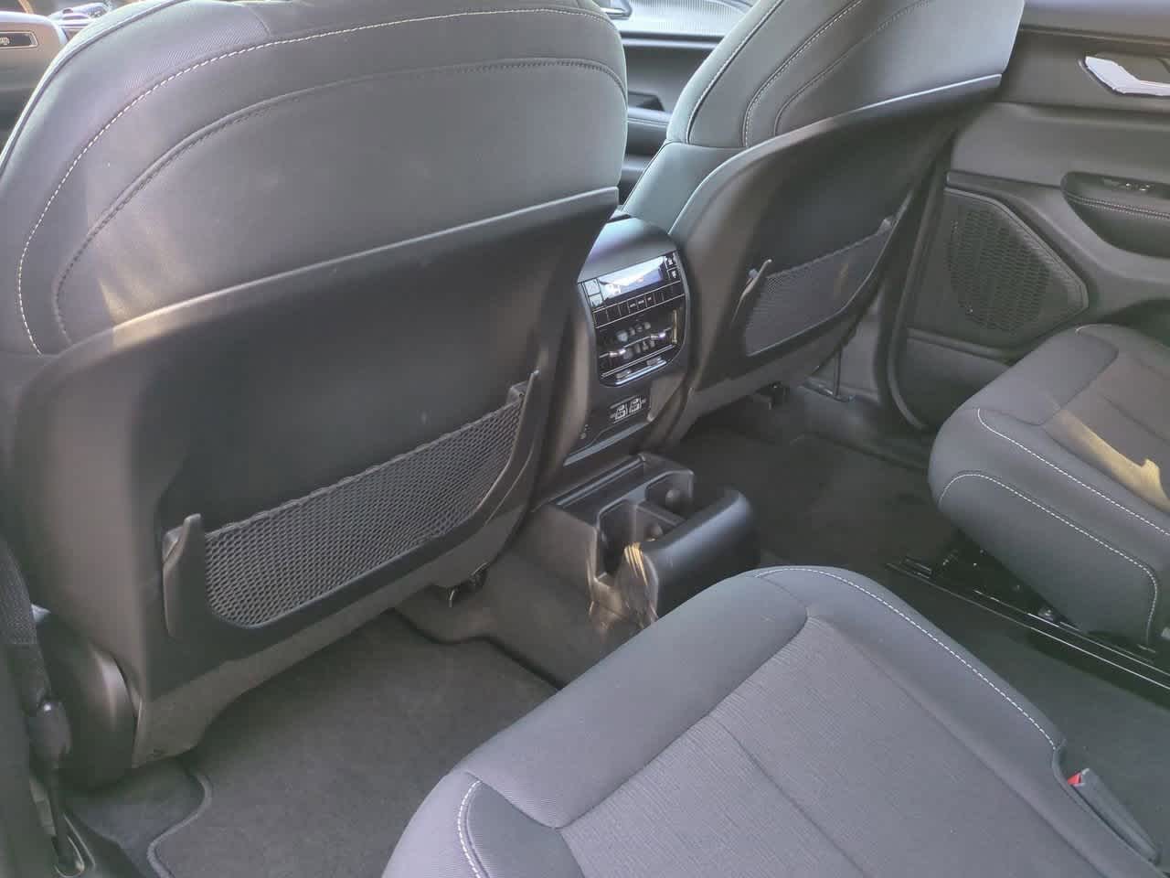 2025 Jeep Grand Cherokee GRAND CHEROKEE L LAREDO X 4X4