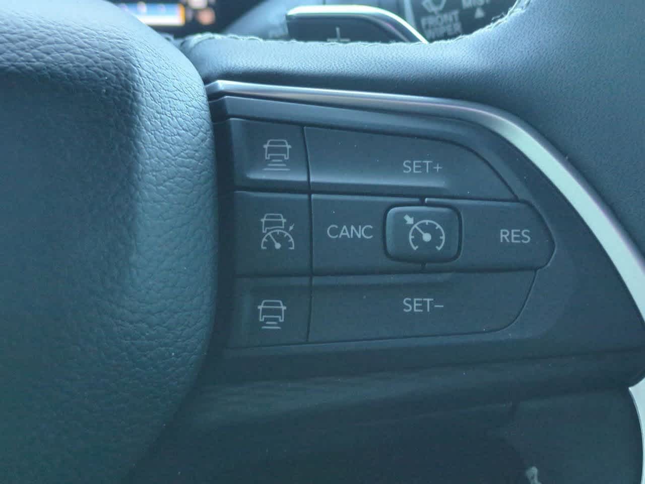 2025 Jeep Grand Cherokee GRAND CHEROKEE L LAREDO X 4X4