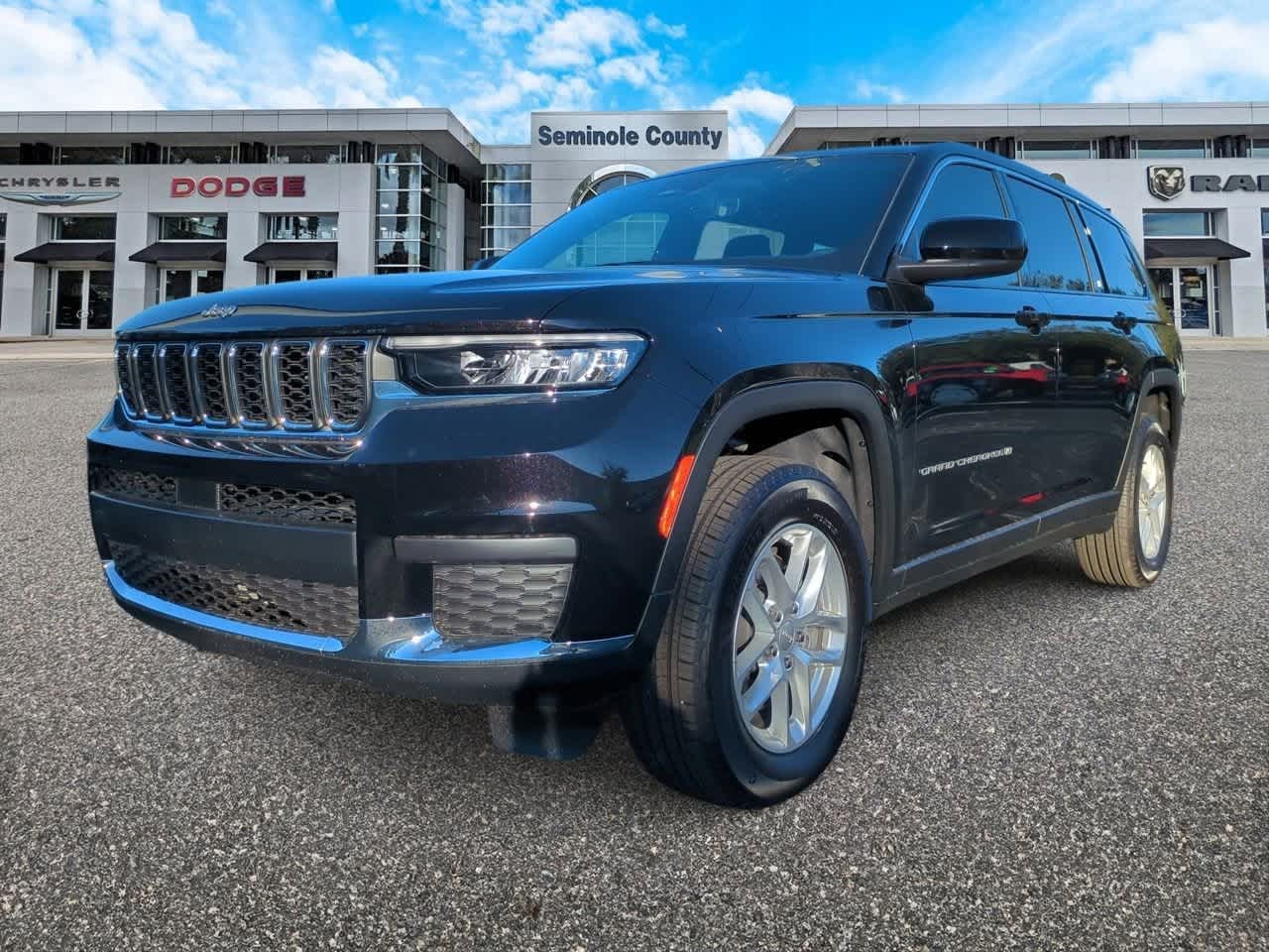 2025 Jeep Grand Cherokee GRAND CHEROKEE L LAREDO X 4X4