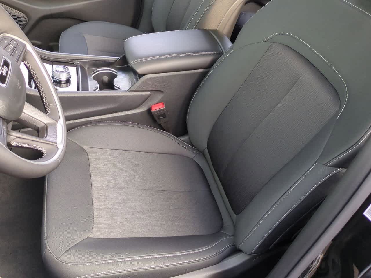 2025 Jeep Grand Cherokee GRAND CHEROKEE L LAREDO X 4X4