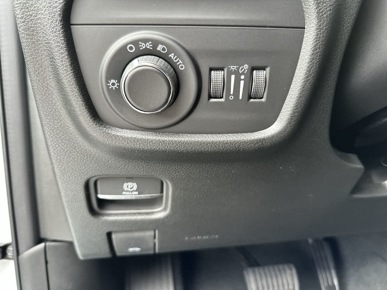 Jeep Grand Cherokee 2027 GRAND CHEROKEE L LAREDO ALTITUDE 4X4