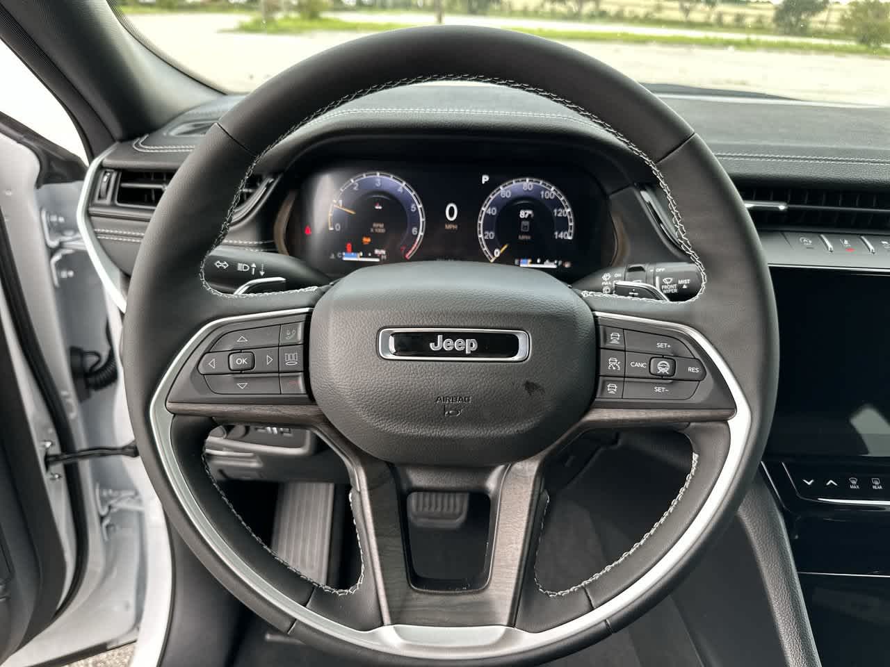 Jeep Grand Cherokee 2027 GRAND CHEROKEE L LAREDO ALTITUDE 4X4
