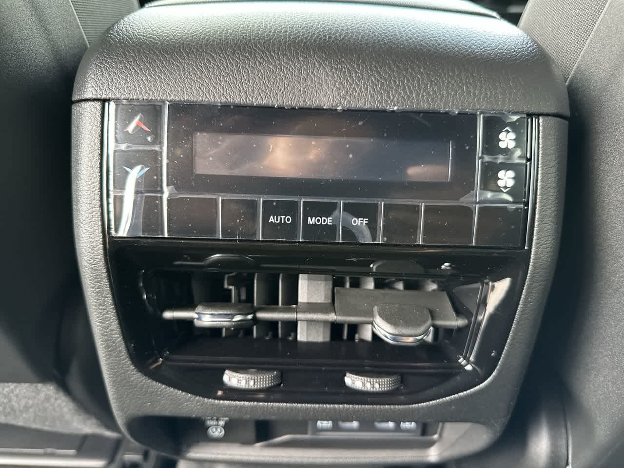 Jeep Grand Cherokee 2027 GRAND CHEROKEE L LAREDO ALTITUDE 4X4
