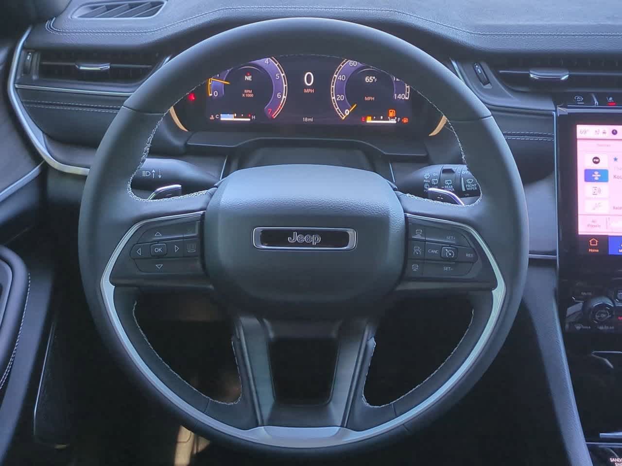 2025 Jeep Grand Cherokee GRAND CHEROKEE L LIMITED 4X4