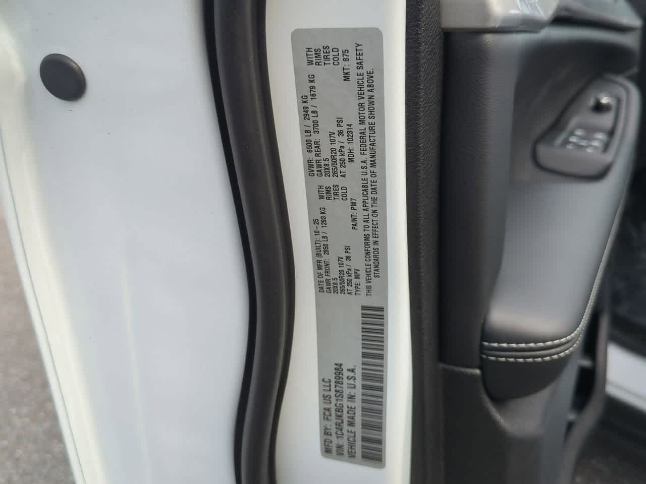 2025 Jeep Grand Cherokee GRAND CHEROKEE L LIMITED 4X4