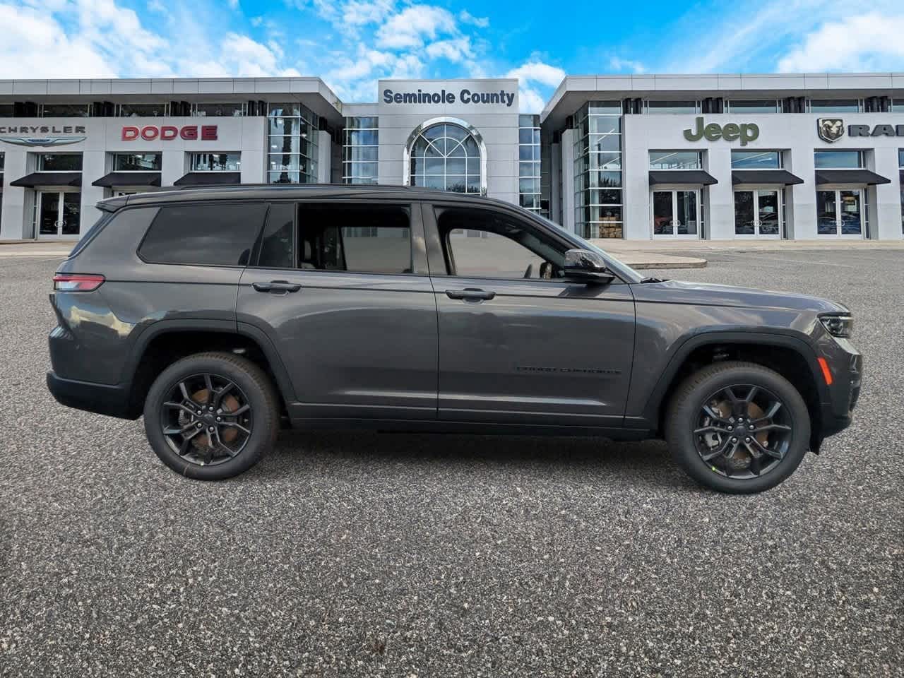 2025 Jeep Grand Cherokee GRAND CHEROKEE L LIMITED 4X4