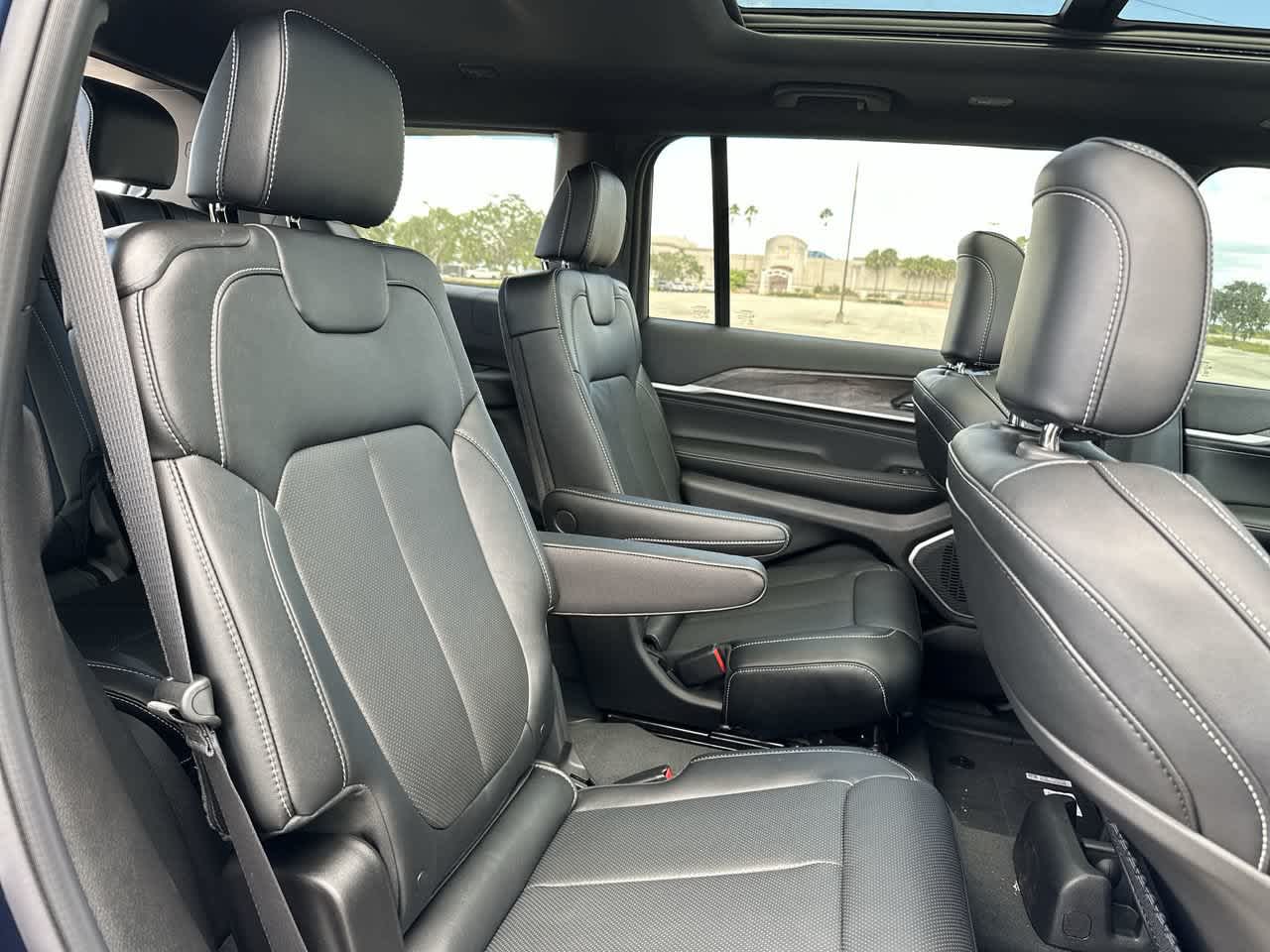 Jeep Grand Cherokee 2027 GRAND CHEROKEE L LIMITED RESERVE 4X4