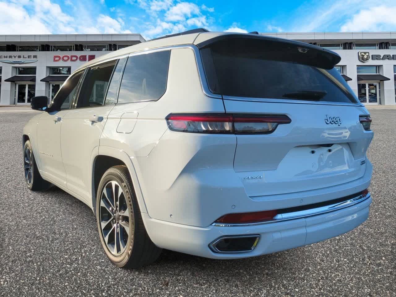 2025 Jeep Grand Cherokee GRAND CHEROKEE L OVERLAND 4X4