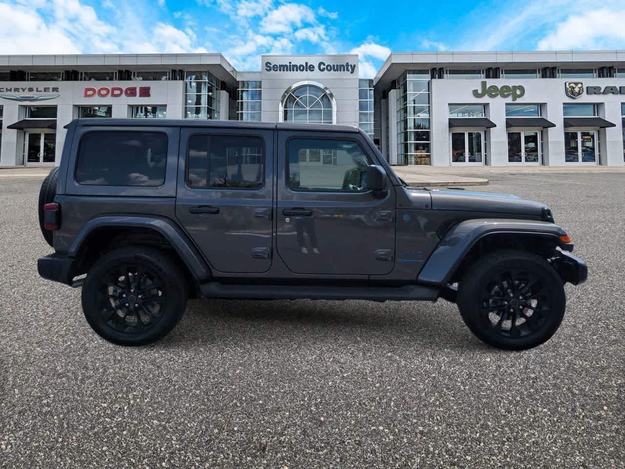 Jeep Wrangler 4xe Sahara 4xe 2025