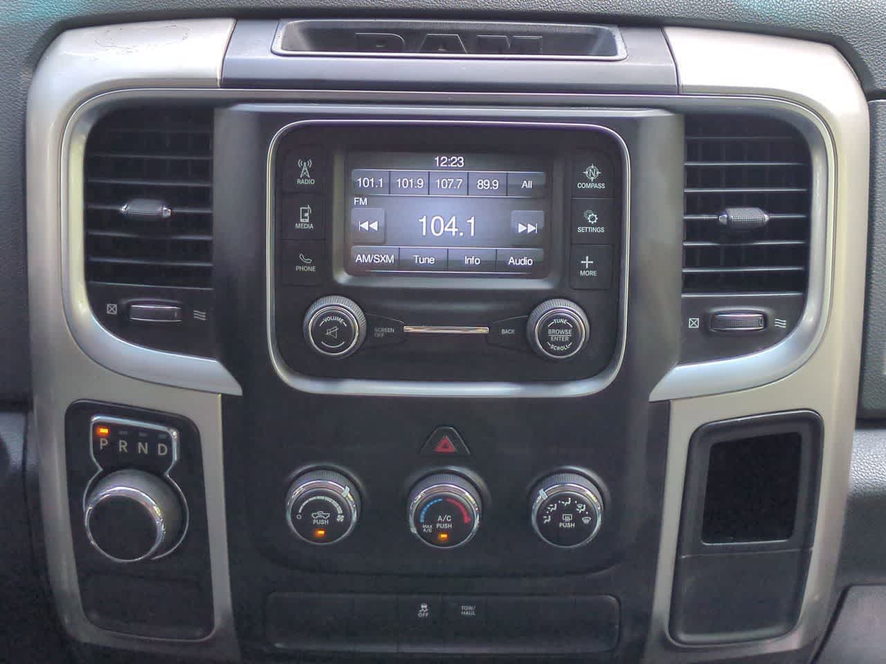 RAM 1500 SLT 2016