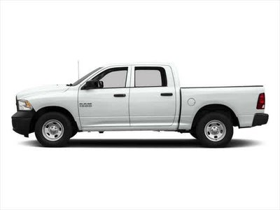 RAM 1500 Express Crew Cab 4x2 de 2017 con caja de 5'7'