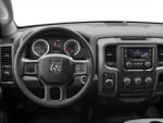 RAM 1500 Express Crew Cab 4x2 de 2017 con caja de 5'7'