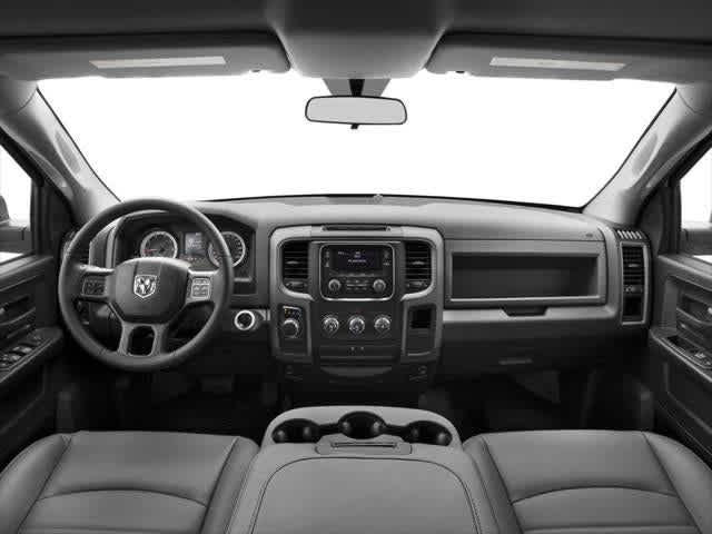 RAM 1500 Express Crew Cab 4x2 de 2017 con caja de 5'7'