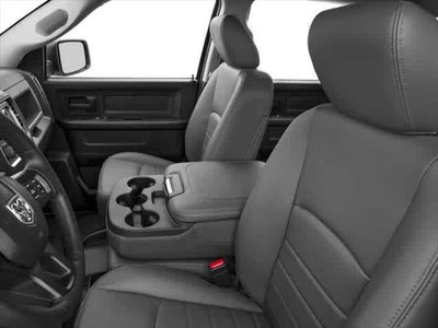 RAM 1500 Express Crew Cab 4x2 de 2017 con caja de 5'7'