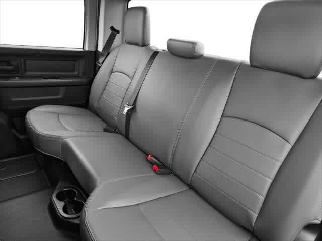 RAM 1500 Express Crew Cab 4x2 de 2017 con caja de 5'7'