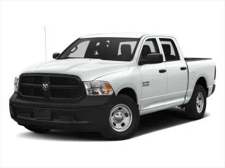 RAM 1500 Express Crew Cab 4x2 de 2017 con caja de 5'7'