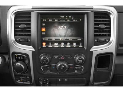 RAM 1500 Classic Warlock de 2024, cabina doble, tracción 4x2 y caja de 1,70 m