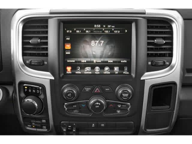 RAM 1500 Classic Warlock de 2024, cabina doble, tracción 4x2 y caja de 1,70 m
