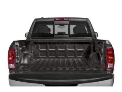 RAM 1500 Classic Warlock de 2024, cabina doble, tracción 4x2 y caja de 1,70 m