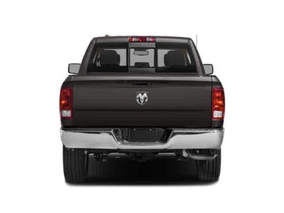 RAM 1500 Classic Warlock de 2024, cabina doble, tracción 4x2 y caja de 1,70 m