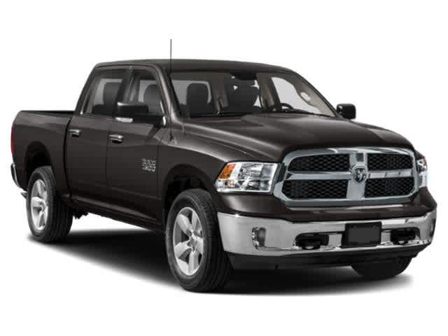 RAM 1500 Classic Warlock de 2024, cabina doble, tracción 4x2 y caja de 1,70 m
