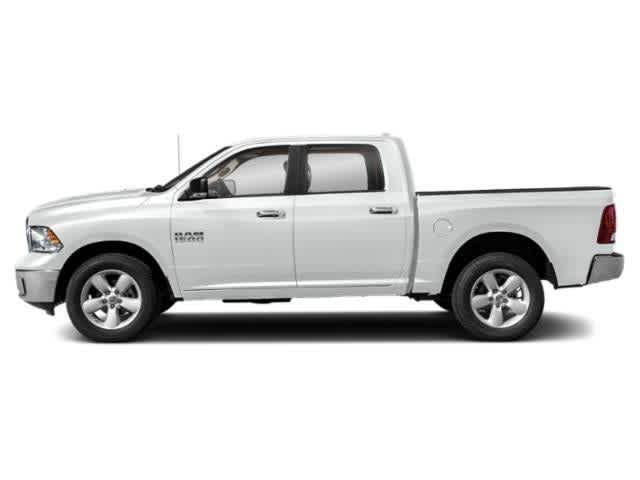 RAM 1500 Classic Warlock de 2024, cabina doble, tracción 4x2 y caja de 1,70 m