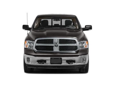 RAM 1500 Classic Warlock de 2024, cabina doble, tracción 4x2 y caja de 1,70 m
