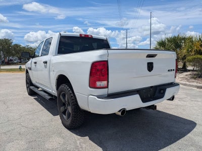 RAM 1500 Express Crew Cab 4x4 de 2018 con caja de 1,70 m