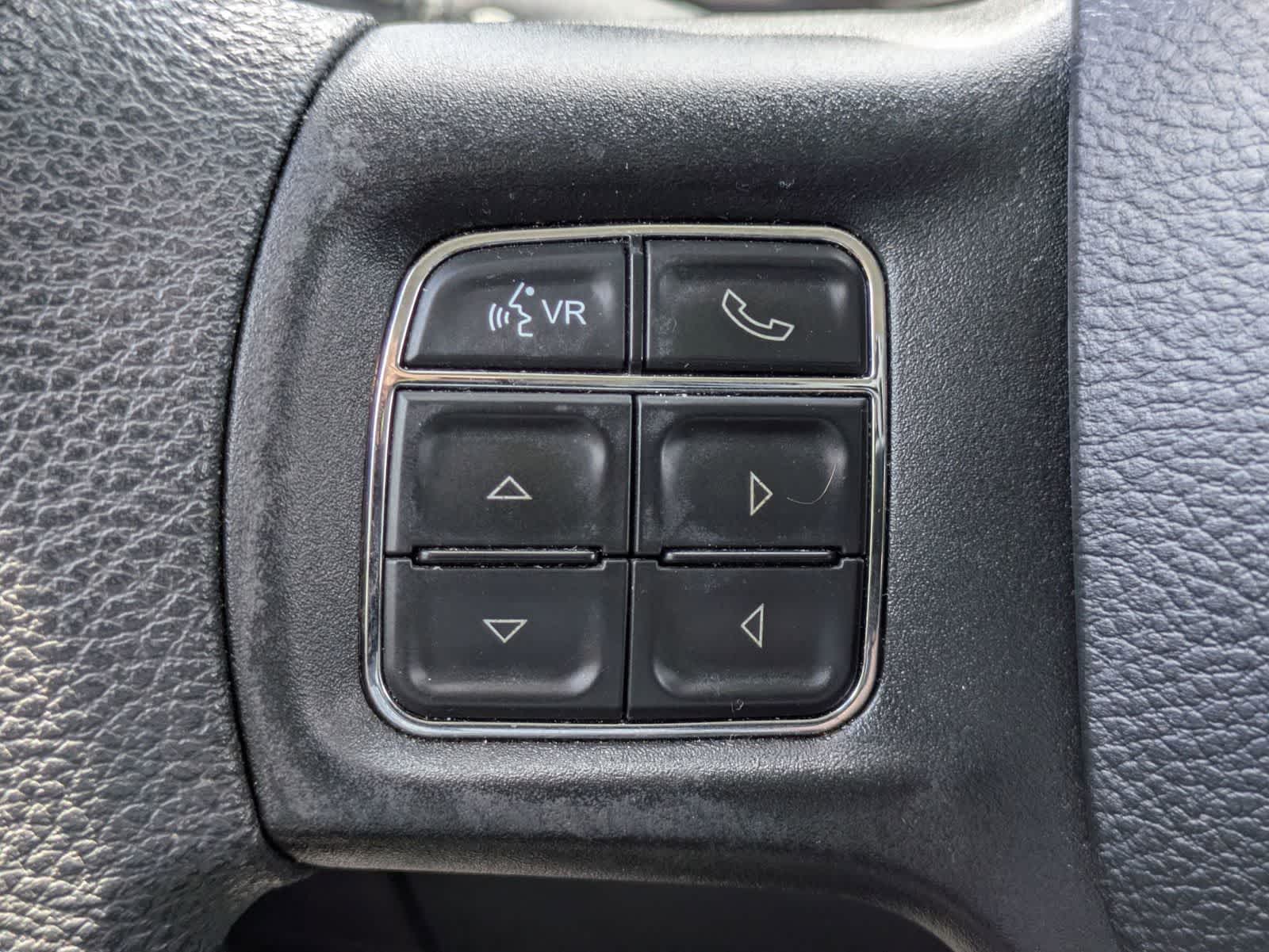 RAM 1500 Express Crew Cab 4x4 de 2018 con caja de 1,70 m