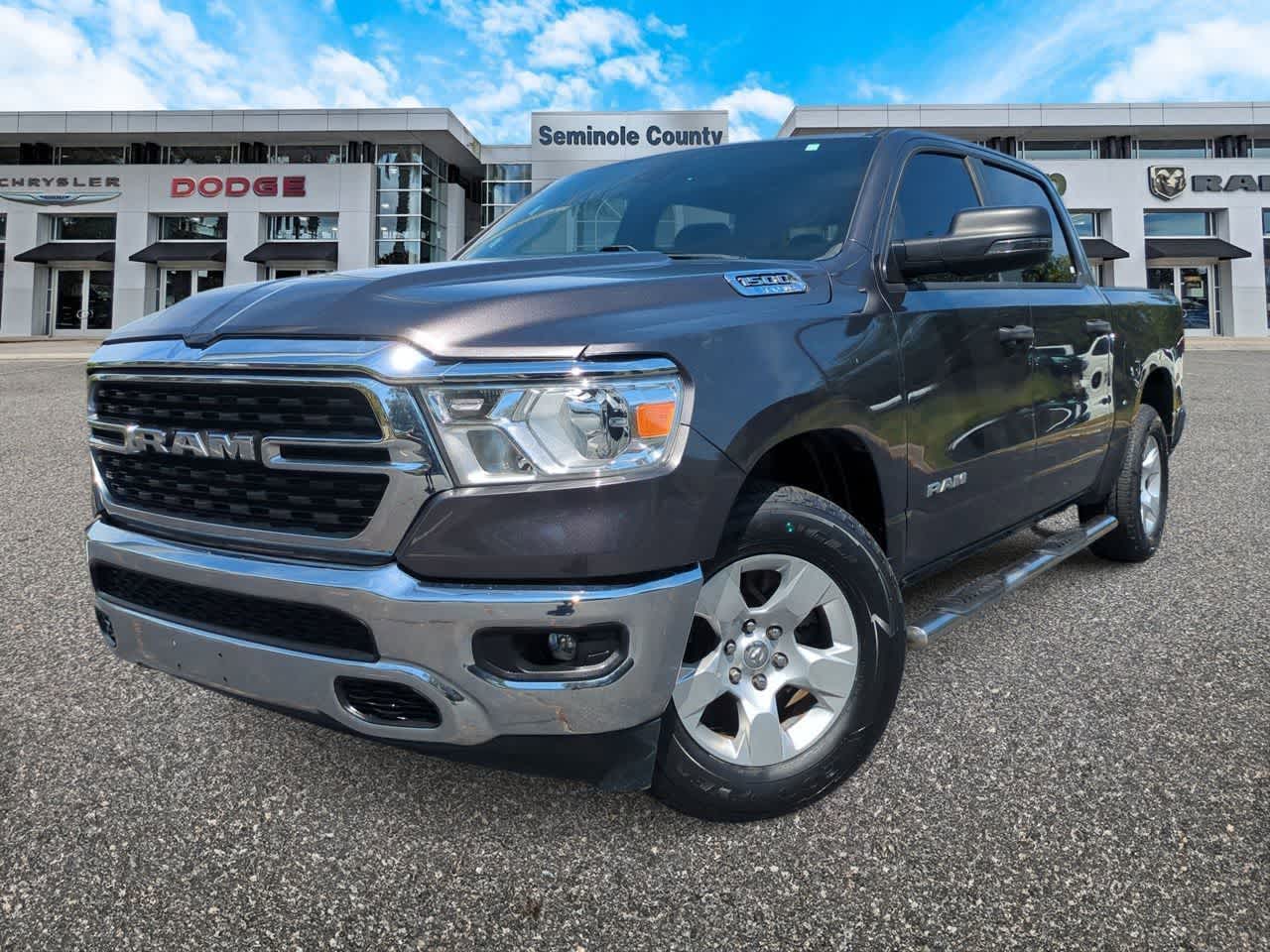 RAM 1500 Big Horn Crew Cab 4x2 de 2023 con caja de 1,70 m