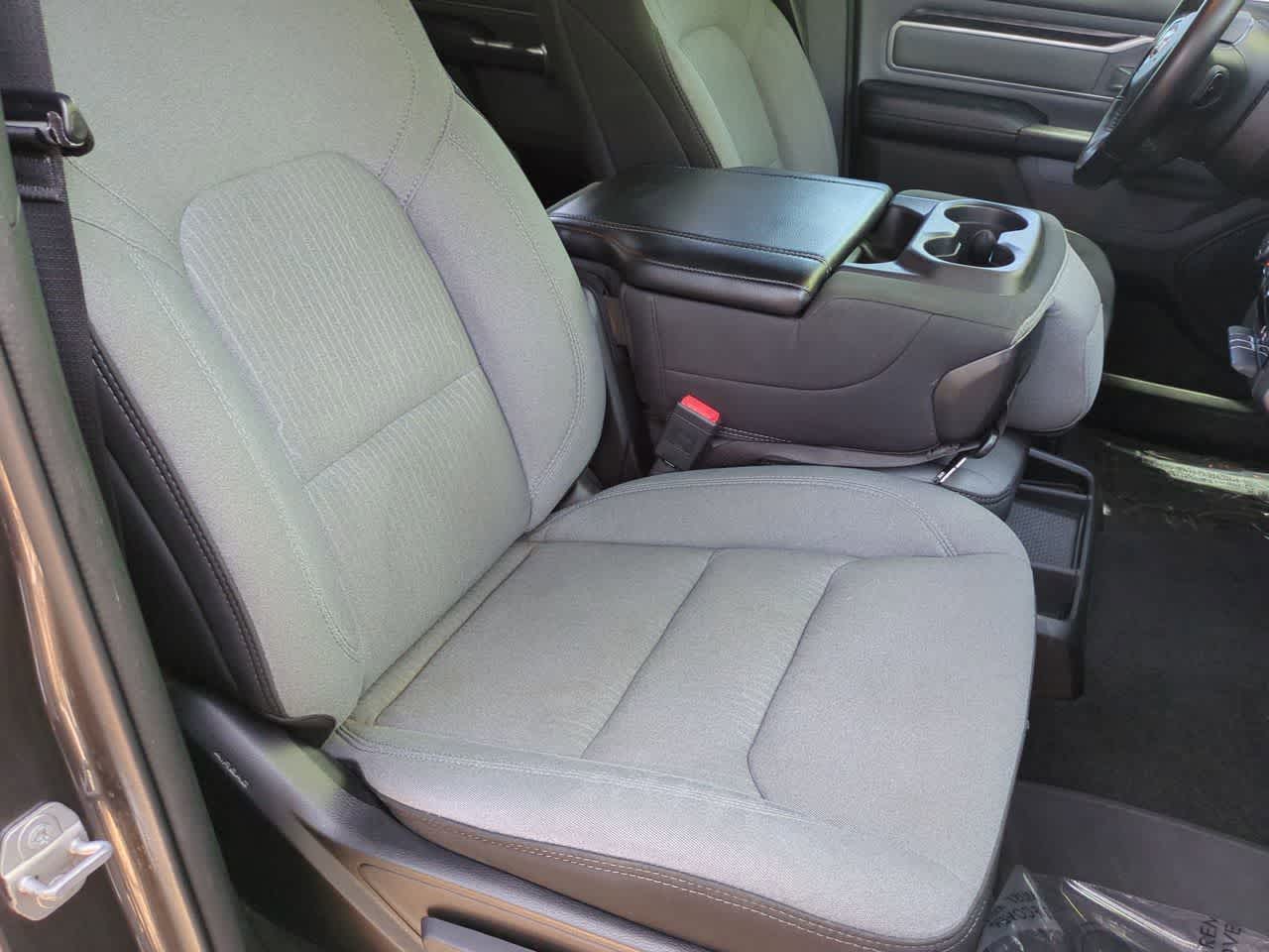 RAM 1500 Big Horn Crew Cab 4x2 de 2023 con caja de 1,70 m
