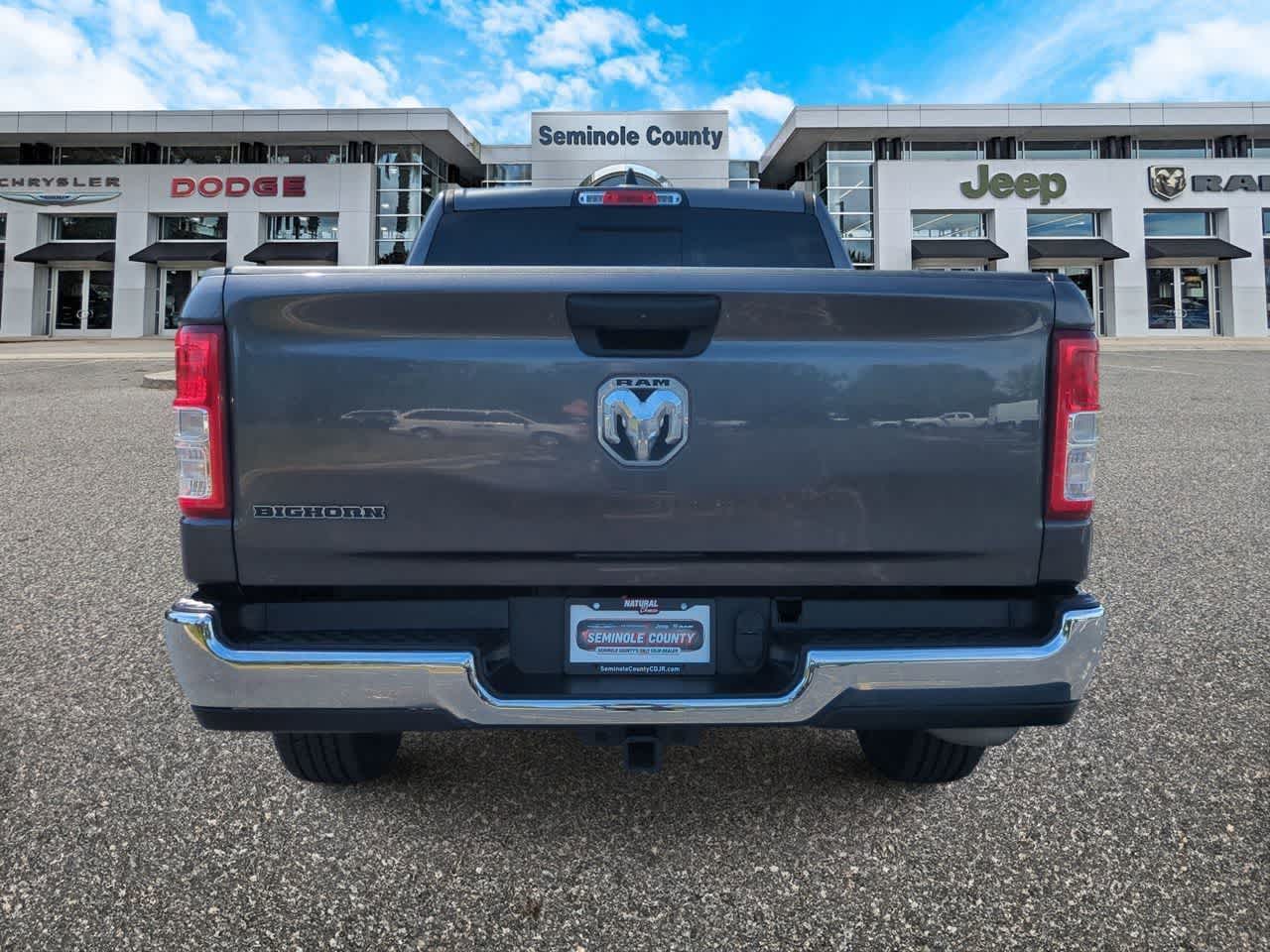 RAM 1500 Big Horn Crew Cab 4x2 de 2023 con caja de 1,70 m
