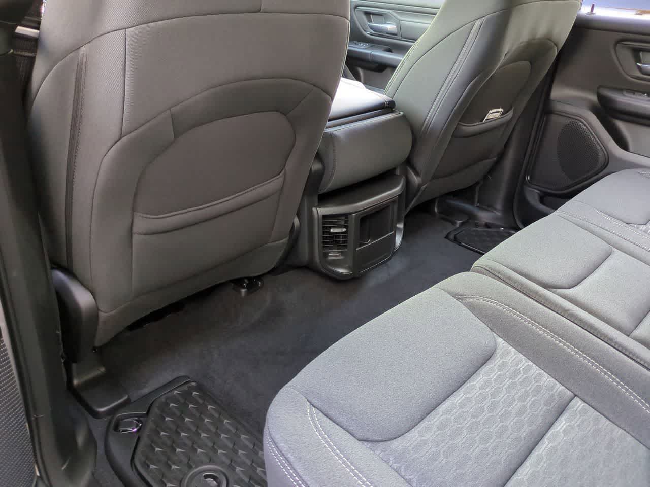 2026 RAM Ram 1500 RAM 1500 EXPRESS CREW CAB 4X2 5'7' BOX